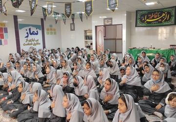 نمایش گردنبند حضرت زهرا (س)، فضای مدرسه شهید مطهری را فاطمی کرد