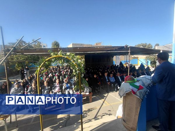 مراسم بازگشایی مدارس و جشن عاطفه‌ها در مدرسه نمونه دولتی خدیجه الکبری(س) قروه