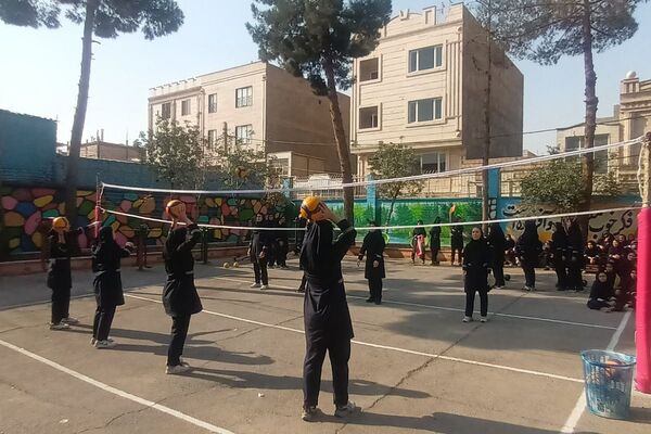 افتتاحیه جشنواره‌ی بازی‌های مهارتی-ورزشی در مدرسه زهره‌وند قرچک