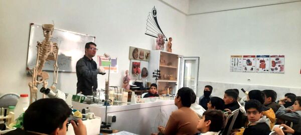 بازدید دانش آموزان دبستان پسرانه فضیلت از پژوهشسرای رازی 