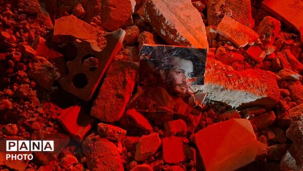 خیابان ایثار در سوگ سردار داود عسگری و خانواده‌ شهیدشان