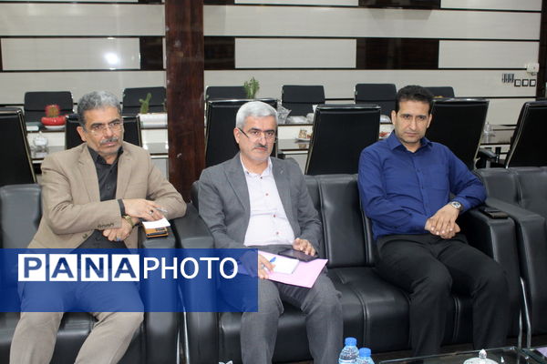 جلسه ارزیابی بازرسان وزارت آموزش و پرورش از کانون‌های فرهنگی تربیتی استان بوشهر