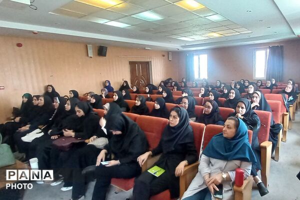 دومین دوره آموزش و مهارت افزایی تغذیه و نگهداری از کودک در ناحیه دو شهرری 