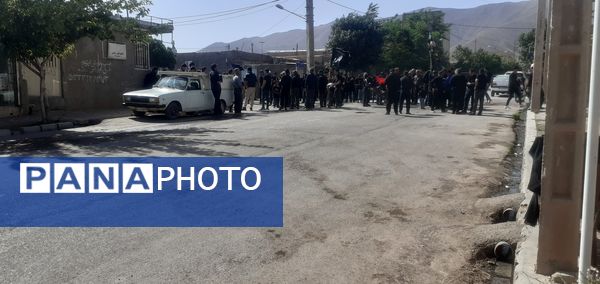 روستای سربالا در سوگ امام حسین(ع)؛ حضور پرشور جوانان در مراسم عزاداری حماسه‌ساز شد