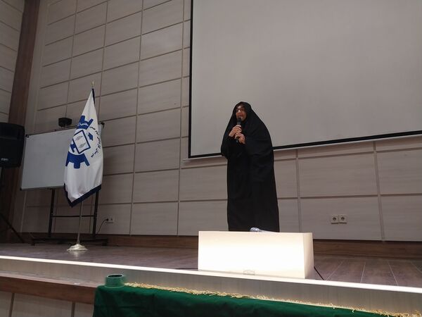 جشن روز دختر در هنرستان امام حسن مجتبی(ع) با حضور مسئولان ناحیه ۶