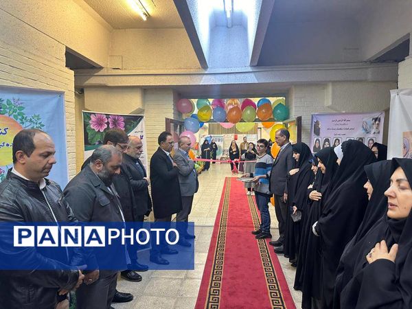 نمایشگاه پژوهشی منطقه ۵؛ عرصه‌ای برای شکوفایی استعدادها