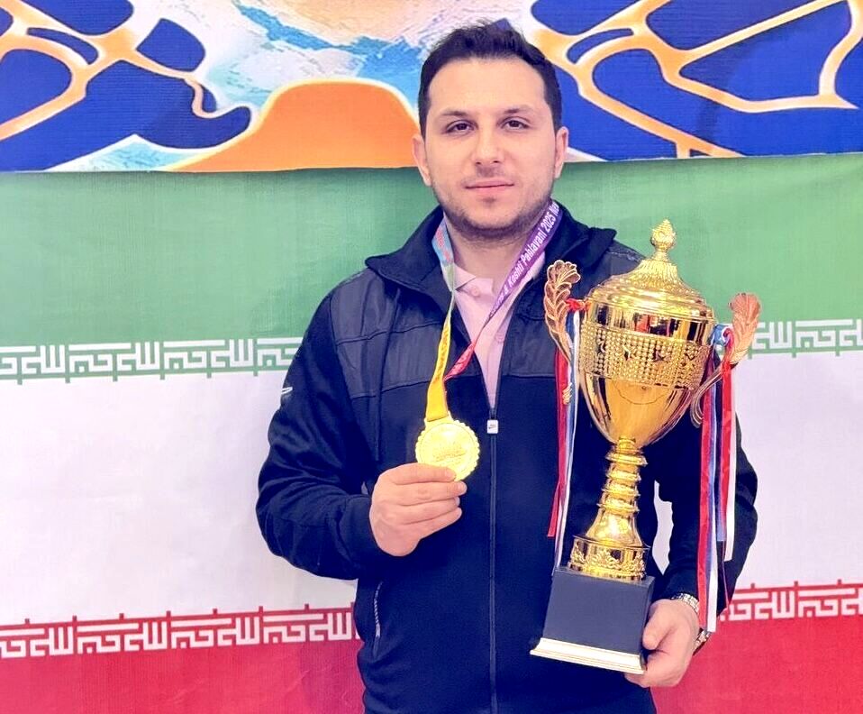 سرمربی تیم ملی زورخانه‌ای: یک وجب از خاک عزیزمان را به بیگانه نخواهیم داد