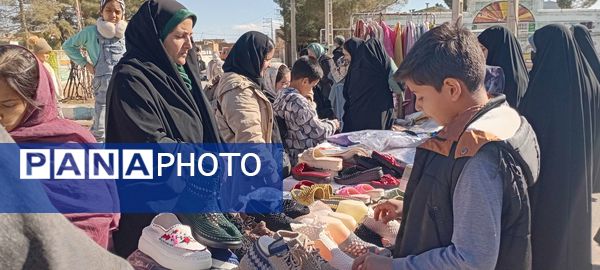 بازارچه محلی در حاشیه جشن چله خرد عارف آباد