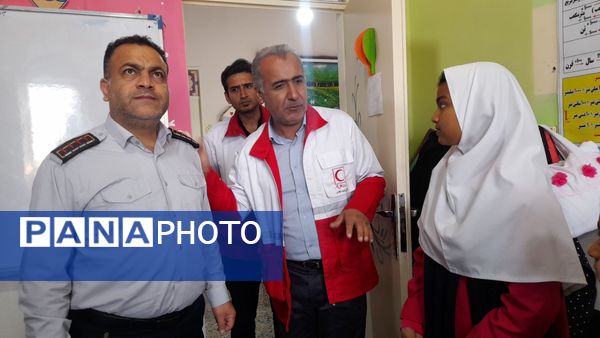 مانور سراسری زلزله در دبستان یکتا شهرستان قائمشهر