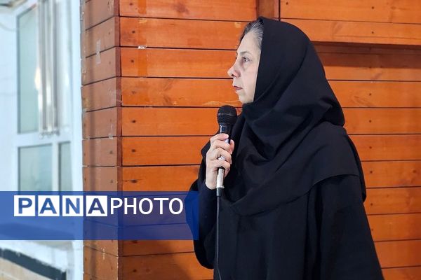 برپایی سفره افطار برای روزه اولی‌ها در دبستان دخترانه ام‌البنین شهرری