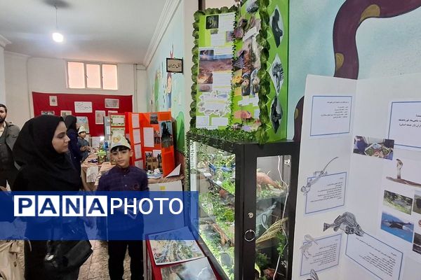 خلاقیت دانش‌آموزی در نمایشگاه جابر زیر ذره‌بین کارشناسان آموزش‌وپرورش قدس