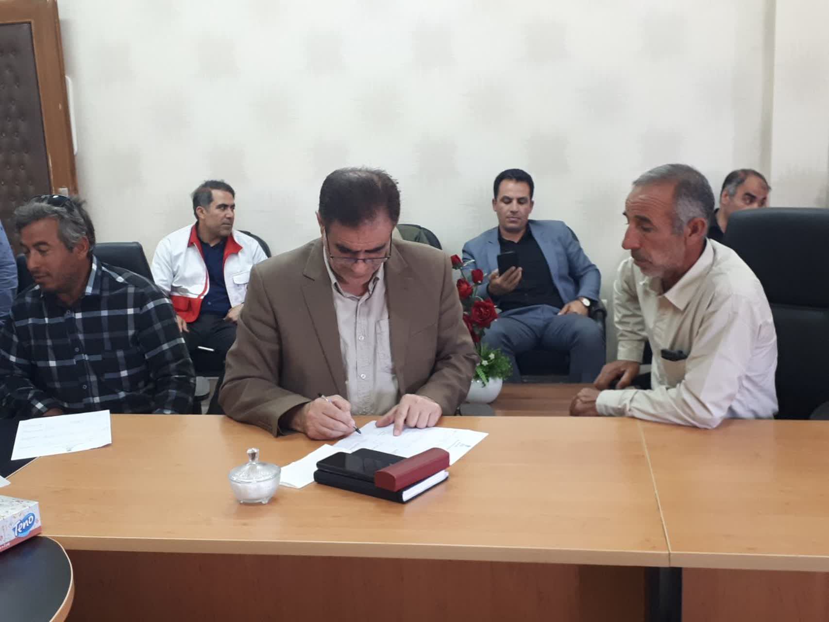 دیدار چهره به چهره فرماندار و مدیران شهرستان سملقان با مردم به‌مناسبت هفته دولت