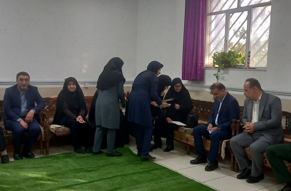 آیین استانی زنگ مهر در دبیرستان راضیه شیراز‌ 