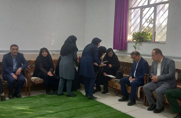 آیین استانی زنگ مهر در دبیرستان راضیه شیراز‌ 