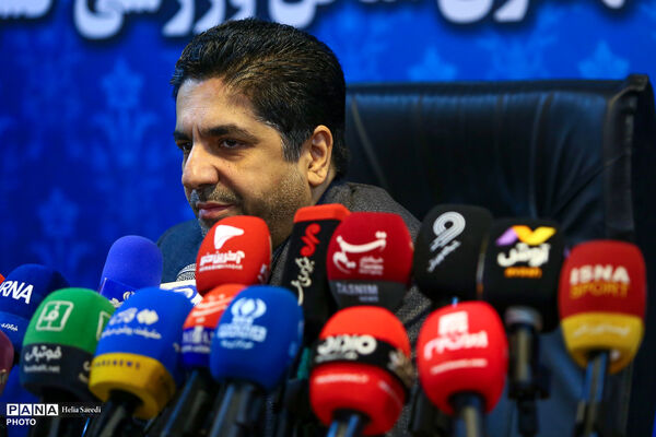 بازدید خبرنگاران از روند بازسازی و تعمیرات ورزشگاه آزادی 