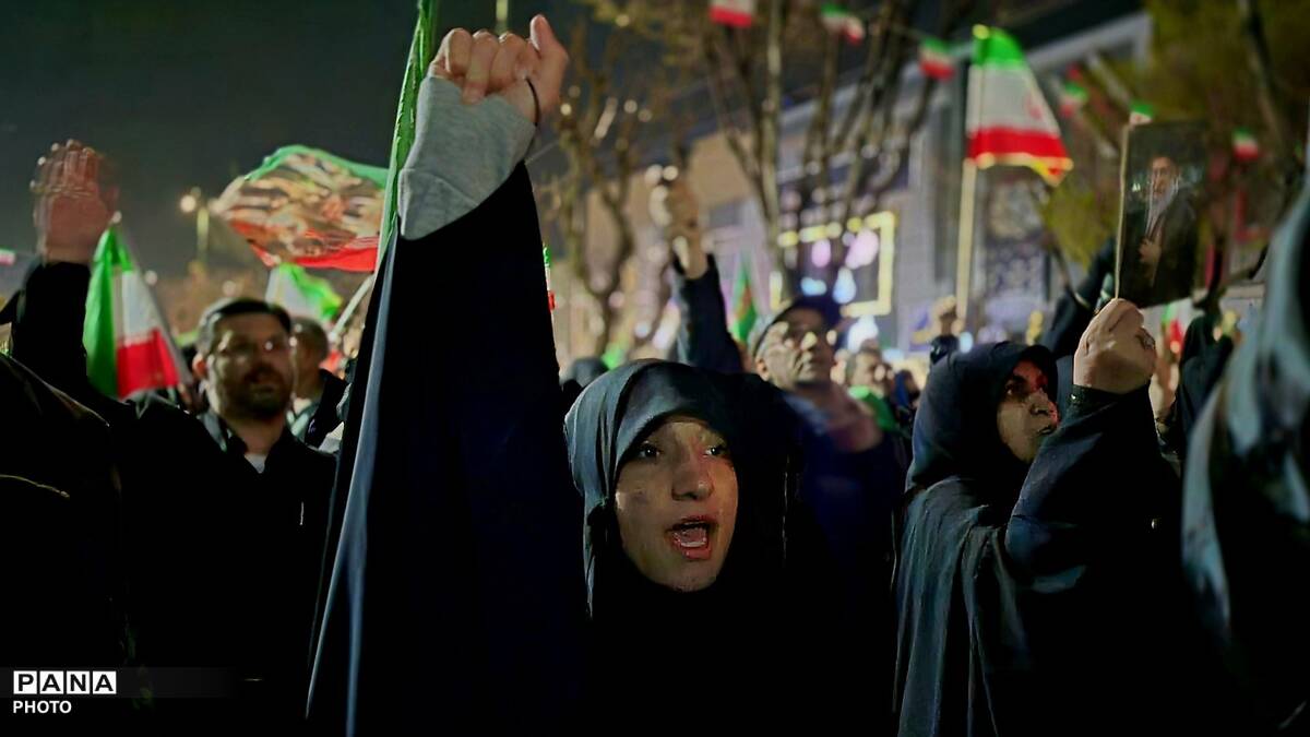 حماسه پرشور مردم فردیس، از ادای احترام به مقام شامخ شهیدان تا محکومیت جنایات استکبار جهانی