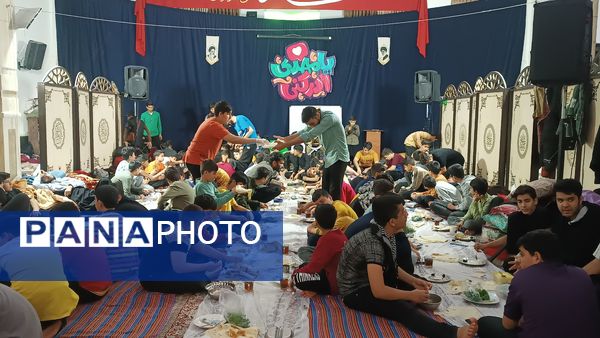 افطاری دومین روز اعتکاف دانش آموزی «سه روز در بهشت»