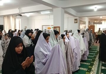 اقامه نماز جماعت ظهر و عصر در دبیرستان شهید مجید دهنوی نیشابور ‎