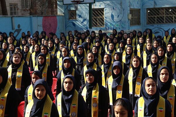 برگزاری همایش یاوران انقلاب در مدرسه حضرت ولیعصر(عج)