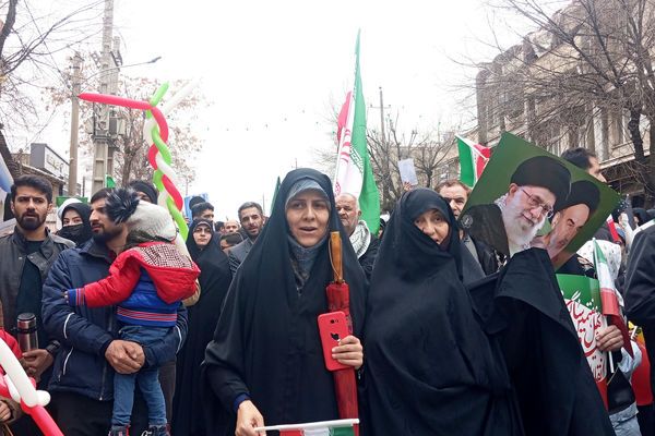 حضور پرشور مردم کرمانشاه در راهپیمایی ۲۲ بهمن