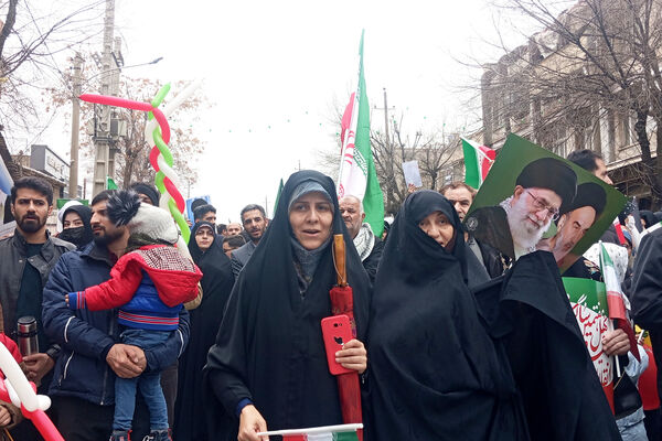 حضور پرشور مردم کرمانشاه در راهپیمایی ۲۲ بهمن