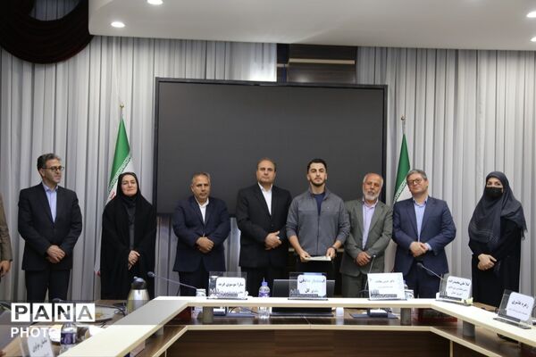 تجلیل از دانش‌آموزان ورزشکار و قهرمان آذربایجان شرقی