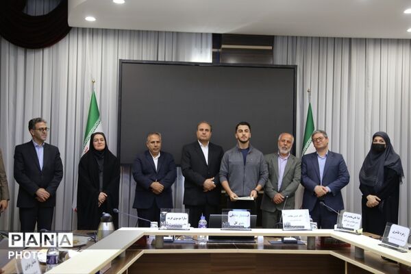 تجلیل از دانش‌آموزان ورزشکار و قهرمان آذربایجان شرقی
