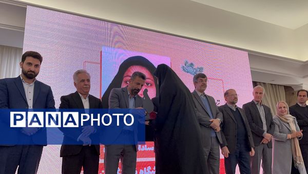 سومین همایش جایزه سال حمیدرضا کلانتریان