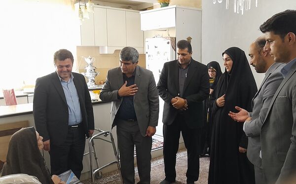 تجدید میثاق سرپرست آموزش وپرورش منطقه پردیس با شهدای گمنام