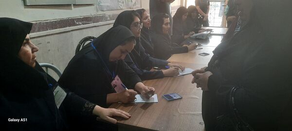 حضور گسترده مردم شهرستان دهلران در دور دوم انتخابات‌ ریاست‌جمهوری