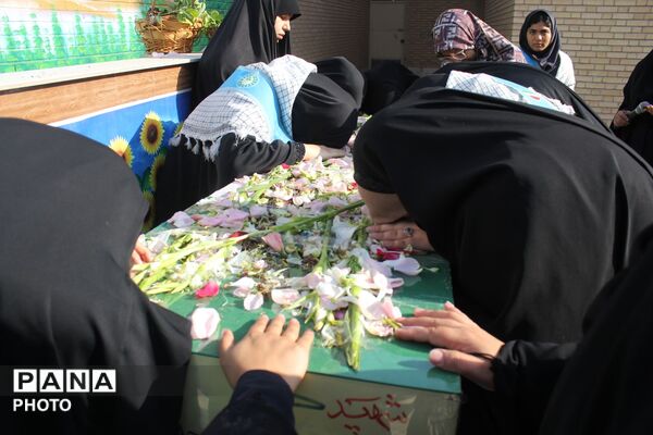 شهید گمنام مهمان دبیرستان ساره ورامین 