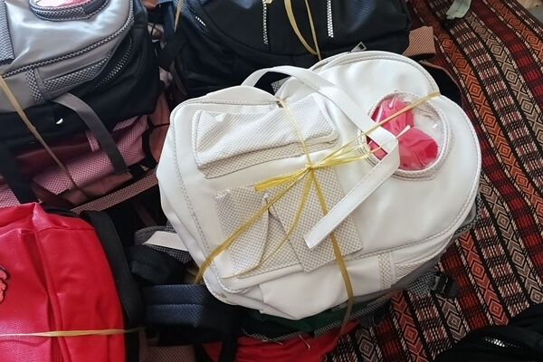 700 کیف پر از امید، هدیه خیر شهرستان قدس برای دانش آموزان نیازمند