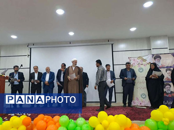  تجلیل از مدیران، مربیان و دانش‌آموزان پیشتاز شهرستان عسلویه