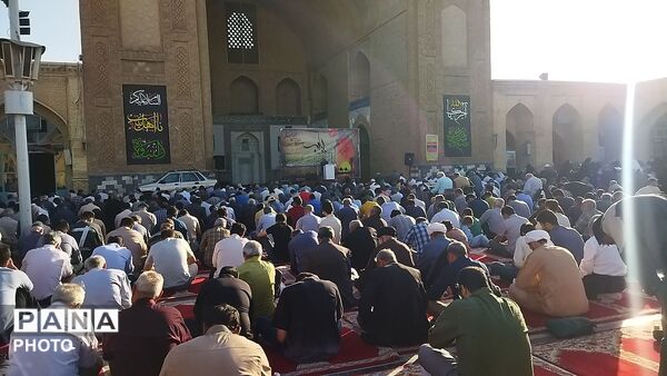 قرائت دعای عرفه در مسجد جامع  نیشابور-۱
