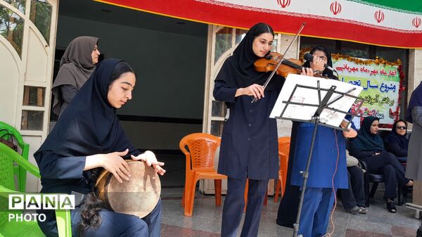 یک مدرسه، هزار قصه؛ اول مهر از قاب خدیجه‌ کبری ۲