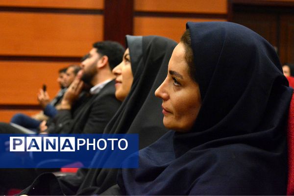 آیین تجلیل از برگزیدگان حوزه مشاوره و پیشگیری از آسیب‌های اجتماعی بهارستان‌دو