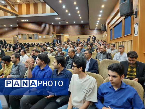 از فرهنگیان شاخص خرمدره تقدیر شد