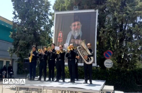 روایتی از مهر و ایثار با استقبال از خانواده شهدای میناب