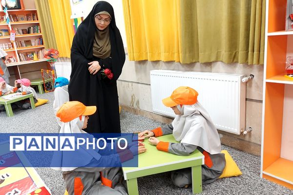 افتتاحیه اتاق بازی و یادگیری دبستان دخترانه مهرنگار باقرشهر 