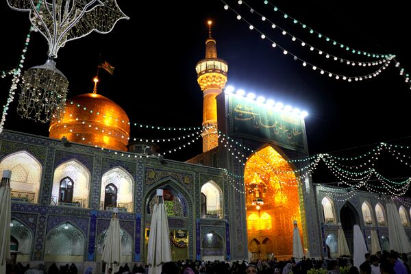 عید امامت در حرم امام رضا(ع)