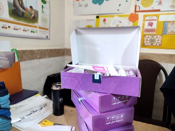 اجرای طرح سلامت دهان و دندان و فلوراید تراپی در مدرسه مریم بهارستان دو 