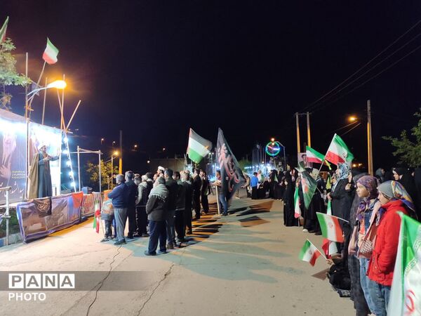 همصدایی فرهنگیان و دانش‌آموزان در تجمع شبانه مردم بیرانوند