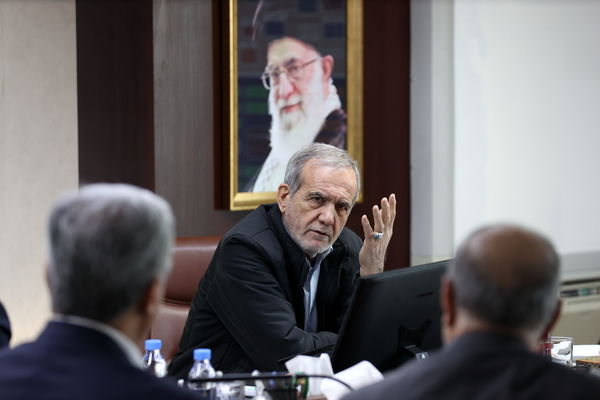 مشکلات کشور با کمک نخبگان قابل حل است/ توسعه باید با نقشه و برنامه باشد