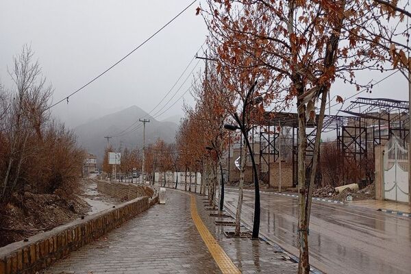 طنین ترانه باران زمستانی در آسمان شهر بار نیشابور 