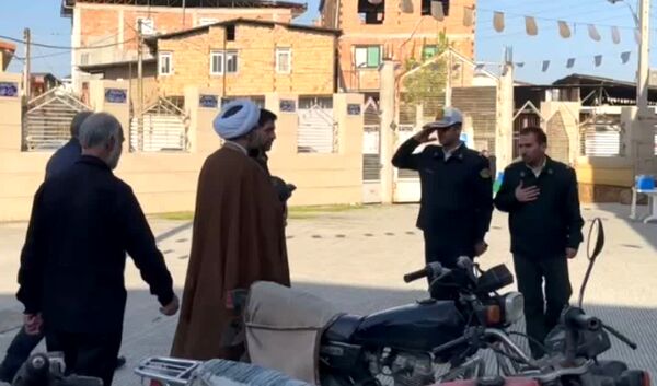 شکوه بندگی در نماز عید فطر گلوگاه