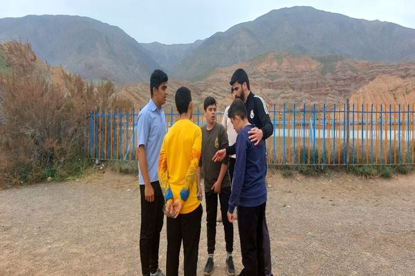 جشن تکلیف پسران پایه هشتم دبیرستان شاهد سردار شهید قاجاریان در نیشابورد