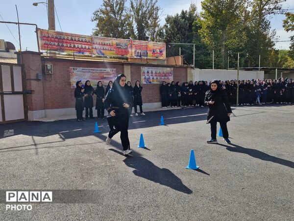 شور و نشاط ورزشی دانش‌آموزان دبیرستان شهید تیمسار فلاحی ناحیه 1 کرج در روزهای بازگشایی مدارس