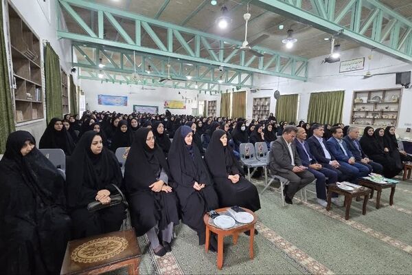 طنین شعر و ادب وحشی بافقی در دبیرستان حضرت معصومه(س)