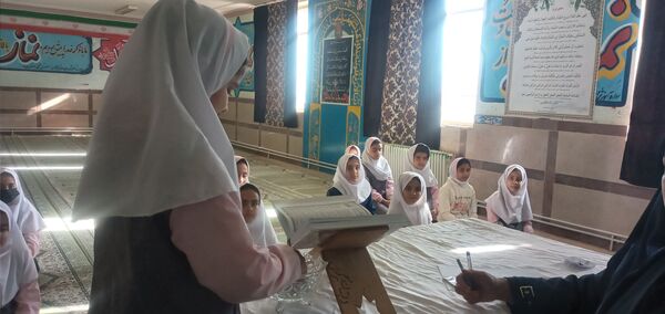 مسابقات حفظ قرآن کریم در دبستان نرگس شهر توحید 