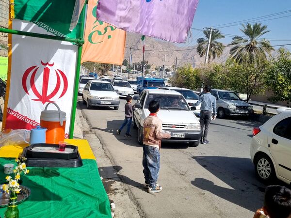 برپایی موکب  توسط هیات دانش‌آموزی و پیشتازان آموزشگاه شهید منصور عامری 